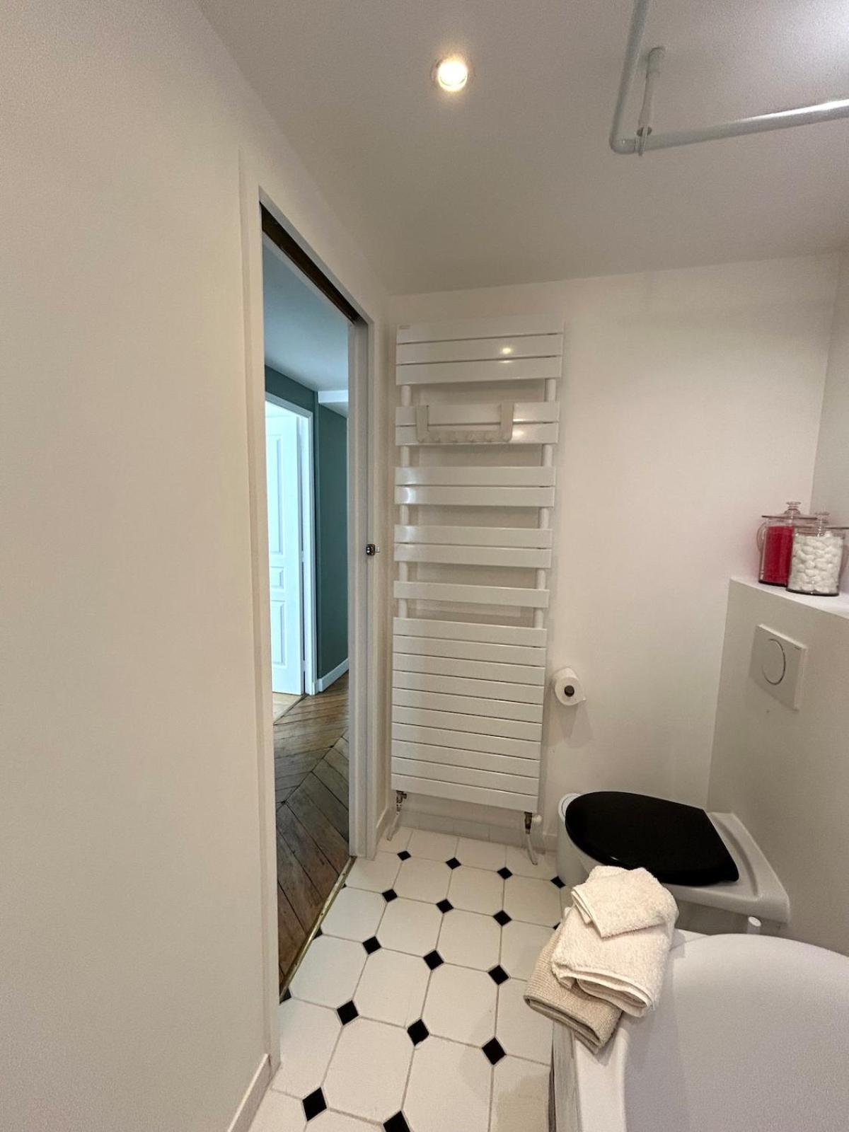 Apartment Outstanding And Sunbathed 3 Br
